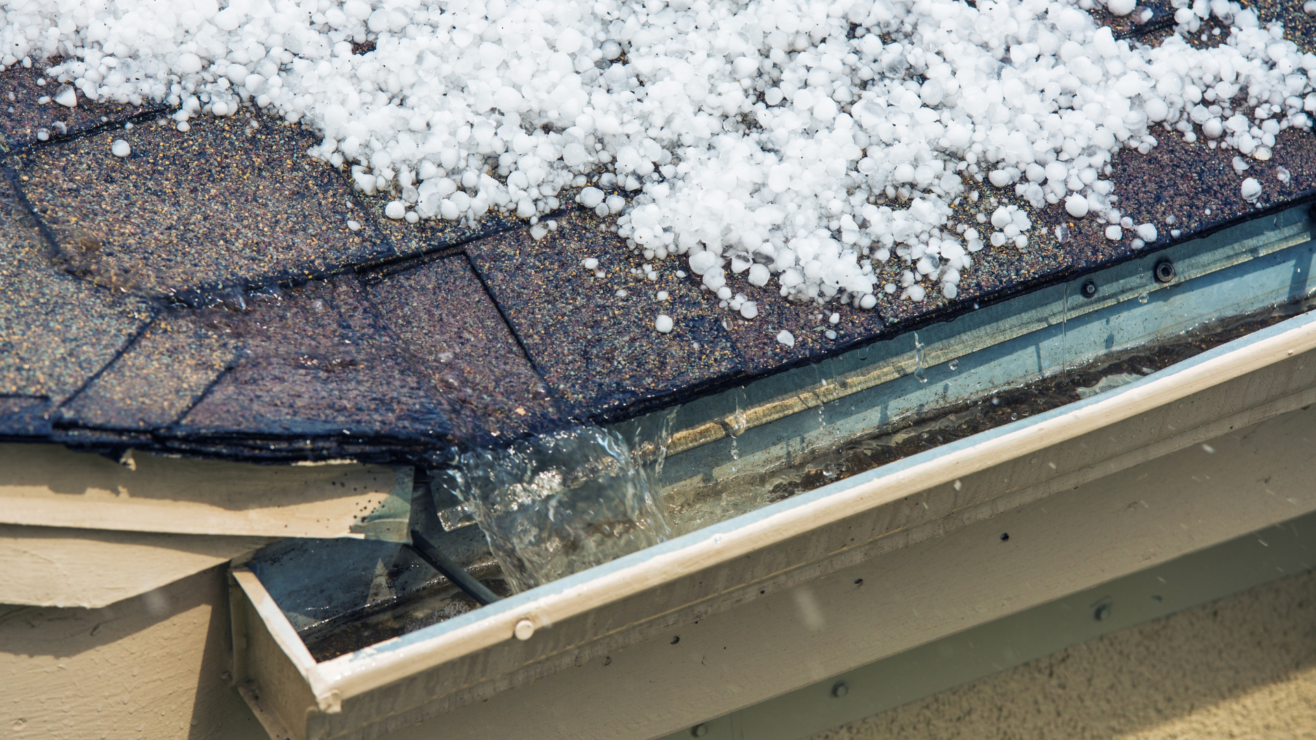 Featured image for “Avoiding Winter Roof Emergencies: Replace That Storm-Damaged Roof Now”