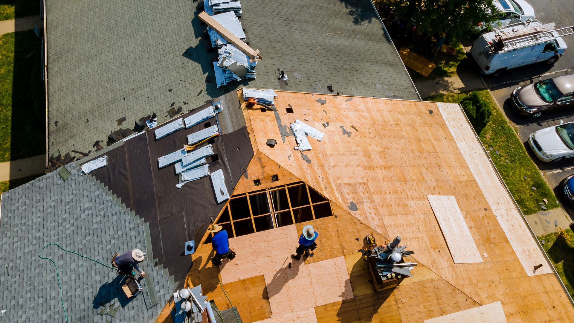 Featured image for “Energy Efficiency, Ice Dams & Your Old Roof: Why Now Is the Time to Replace”